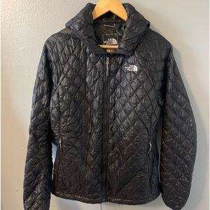 The North Face Women's Quilted Puffer Jacket Sz LARGE